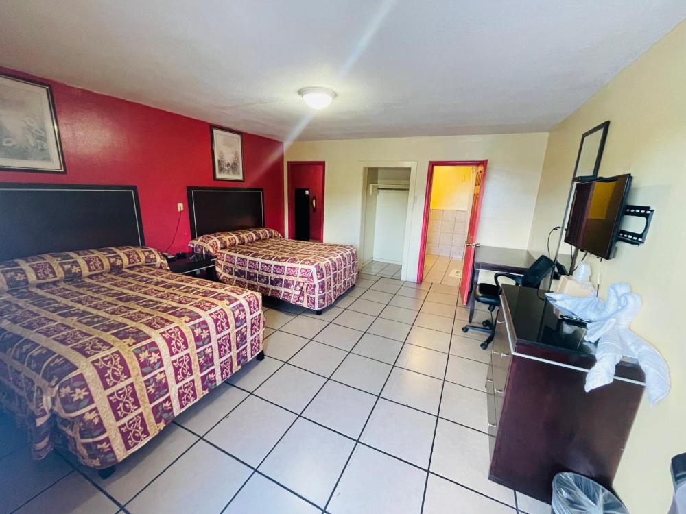 Royal Palms Motel & RV Park